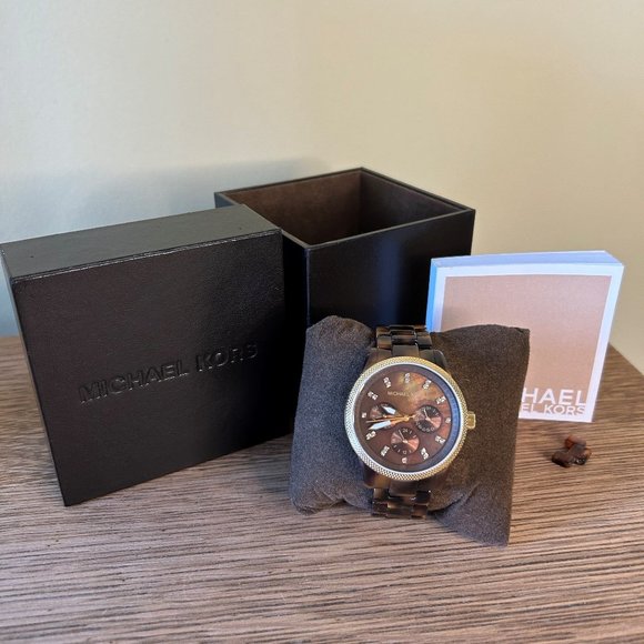 Michael Kors Brown Tortoise Watch - Picture 1 of 3